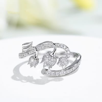Exquise Bud Zirkonia Bloemenring Stempel Hoge Kwaliteit Microzetting Hoge Koolstof Diamanten Ring Feest Verjaardag Sieraden Cadeau resizable white