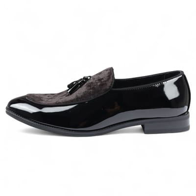 Zwarte fluwelen loafers met kwastjes voor heren, formele lakschoenen