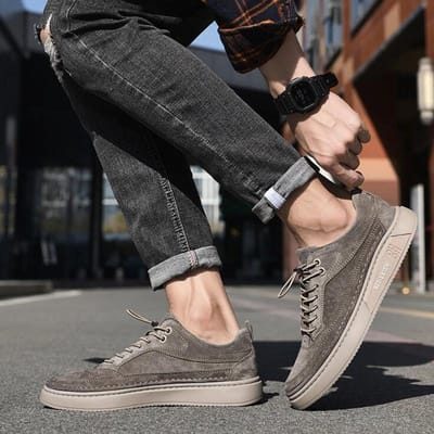 Nouvelles Chaussures Décontractées de Luxe Extérieur Baskets pour Homme Tenis Masculino Skateboard Chaussures pour Homme 37 -45 Cuir Véritable Daim Plates Homme 40 café