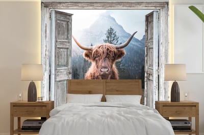 Behang - Fotobehang Schotse hooglander - Koe - Landelijk - Doorkijk - Breedte 280 cm x hoogte 280 cm