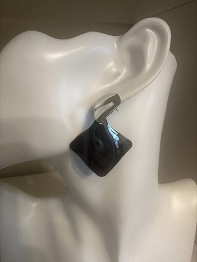 Zwarte vintage oorbellen | Make up | Parfum | Moederdag | Verjaardagscadeau| Cadeautje| Valentijnsdag| Kado | sieraden | vaderdag | oorbellen | oorsieraden