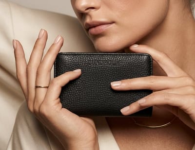 Lundholm Leren Dames Portemonnee RFID anti-skim bescherming Zwart – Hoogwaardig Rundleer – Compact & Elegant – Luxe Compacte Portefeuille Dames – Vrouwen cadeautjes tip - Byske Serie - Scandinavisch Design