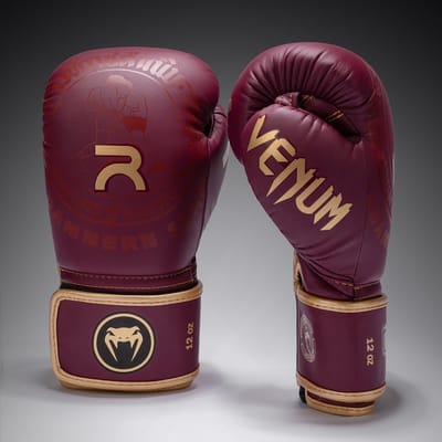 Venum x Rajadamnern Muay Thai kickbokshandschoenen - Burgundy Goud - 10 OZ