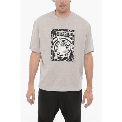 Bedrukt AQUARIUS THE HUMANITARIAN T-shirt met ronde hals in grijs