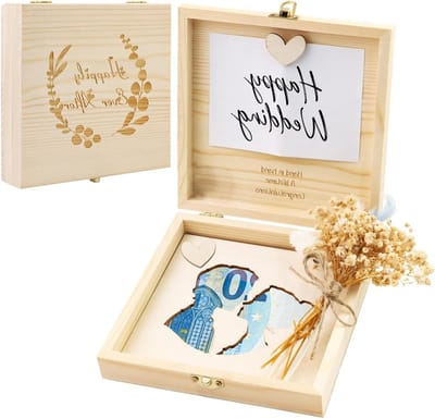 Houten Geldkist Bruiloft - Huwelijksgeschenk Geld - Geld Overhandigen - Compleet met Droogbloemen - 16.5 x 14.5 cm - Natuurhoutkleur