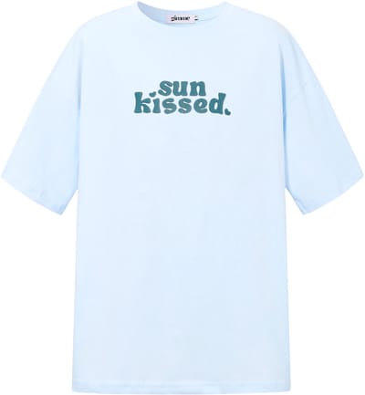 Sun Kissed Graphic Tee – Oversized T-shirt met Print – Zomerse Top voor een Ontspannen Look - Baby Blauw - Maat XL