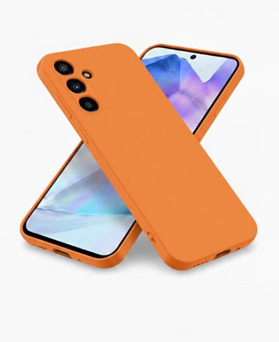 Hoesje Geschikt voor Samsung Galaxy S26 - Oranje - Casemania Liquid Siliconen Back Cover met Camera Bescherming