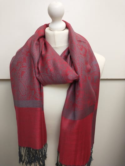 Zijdezachte dames sjaal Jaleesa paisleymotief landelijk blauw rood