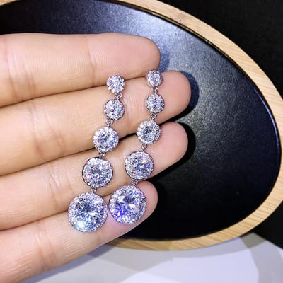 Huitan Nieuwe Trendy Hangende Oorbellen voor Vrouwen 5 Ronde Kubieke Zirkonia Verbonden Ontwerp Luxe Bruids Bruiloft Feest Oorbellen Sieraden gray