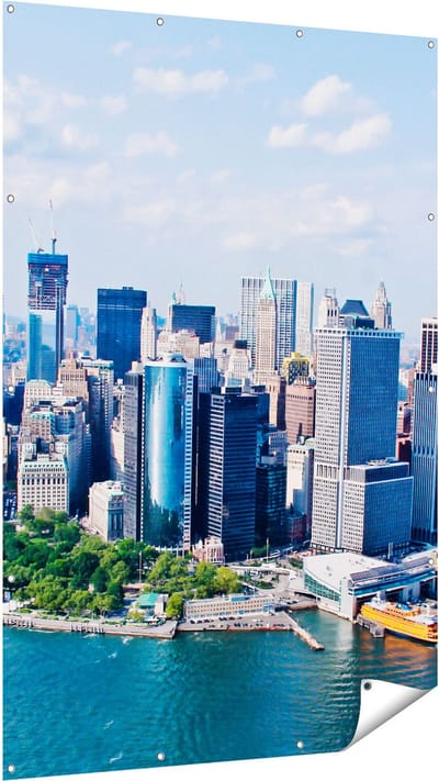Gards Tuinposter New York Als een Eiland vanuit de Lucht - 120x180 cm - Tuindoek - Tuindecoratie - Wanddecoratie buiten - Tuinschilderij