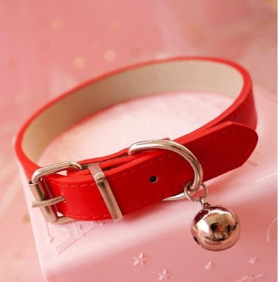 Finnacle - Verleidelijke Klinknagel Choker - Rood - Metaal en Lederen Kraag met Bel - Perfect voor BDSM en Bondage Spelletjes!