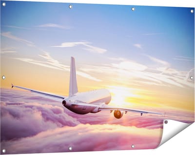 Gards Tuinposter Vliegtuig in de Wolken bij Zonsondergang - 120x80 cm - Tuindoek - Tuindecoratie - Wanddecoratie buiten - Tuinschilderij