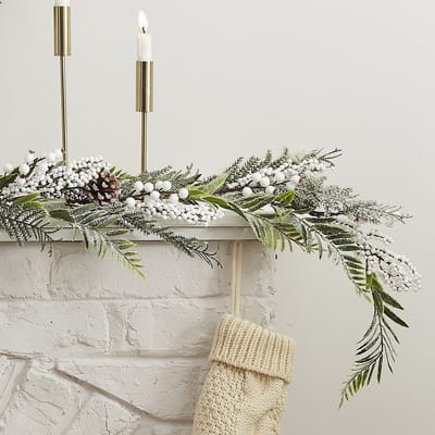 Ginger Ray - Ginger Ray - Kerst guirlande met sneeuw en besjes 190 cm