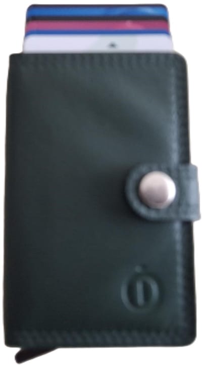 Oi groen lederen mapje met Cardprotector / kleinste portemonneetje met Figuretta pasjeshouder zonder muntvak / plat lederen beursje met anti skim kastje / leren beursje met metalen pasjeshouder / groen leer / 670Green