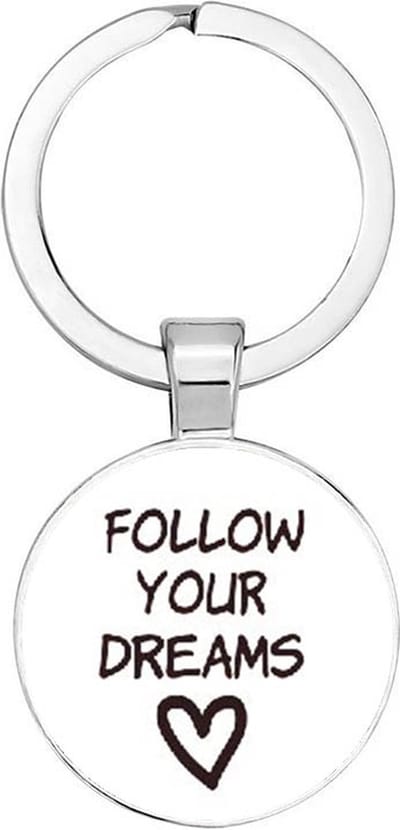 Akyol - Follow your dreams Sleutelhanger - quotes - iemand die motivatie nodig heeft - discipline - kracht - verjaardagscadeau - cadeau - kado - gift - geschenk - verrassing - 2,5 x 2,5 CM