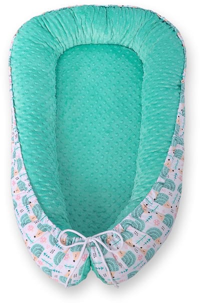 Babynestje dubbelzijdig Premium Cocoon voor baby's BOBONO minky- egel mint