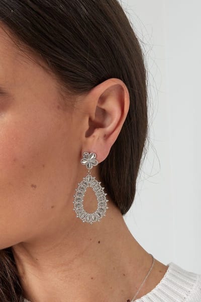 Hangoorbellen – Bloemen - oorbellen - zilver - Stijlvolle Bloemenpracht van Stainless Steel