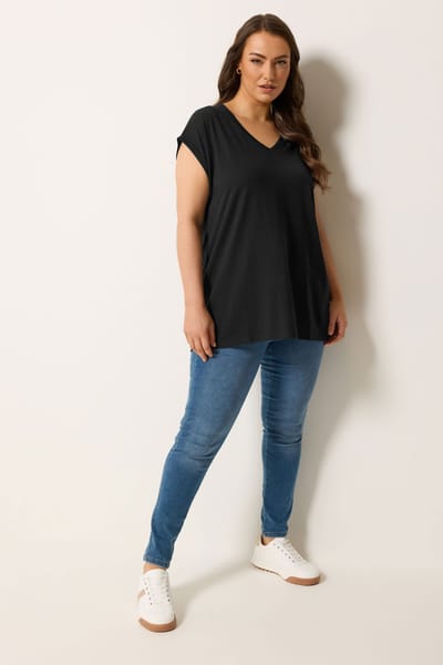 Yours Zwarte Basic Tshirt Met Vhals Size 42