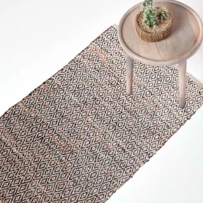 Homescapes Bruin handgeweven leren vloerkleed met ruitpatroon 66 x 200 cm