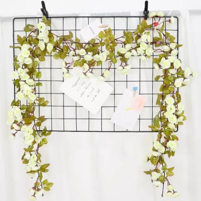 Bloemenslinger Fiets en Interieur - 69 Mini Rozen Wit - Lichtgroene Blaadjes - Stijlvolle Bloemenstreng voor Fietsmand of Stuur - 180 CM Bloemen - Plastic Kunstbloemen Fiets Slinger