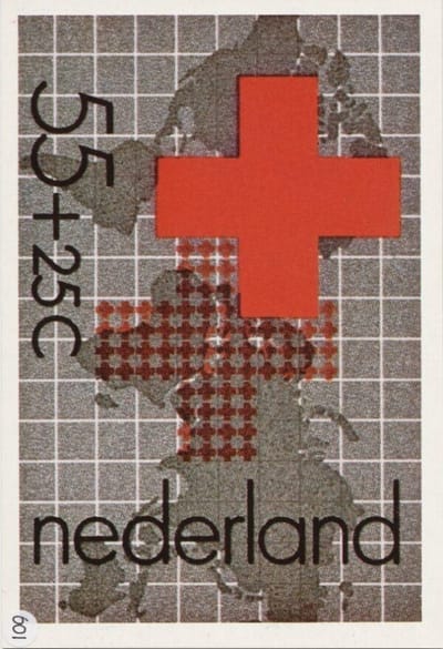 Briefkaart met afbeelding Een rood kruis tegen de achtergrond van een wereldkaart postzegel