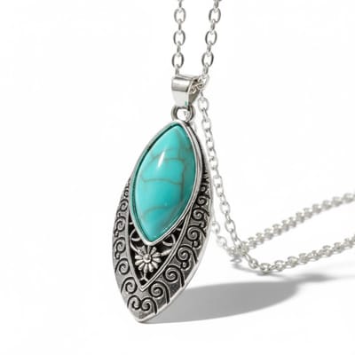 Aramat Jewels | Halskettingen | Prachtige Bohemien Halsketting met Bewerkte Ovale Hanger | | | |1,5mm | Metaal | Volwassenen | Verkleurd niet