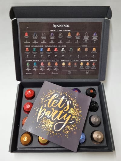 Koffie Proeverij Pakket met 20 stuks verschillende smaken en Mystery Card 'Let's Party' met persoonlijke (video) boodschap | Verjaardag | Sinterklaas | Kerstpakket | Vaderdag | Moederdag | Jubileum | Valentijnsdag