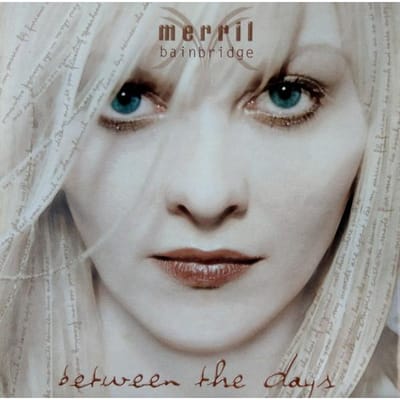 CD MERRIL BAINBRIDGE - Between The Days GOTH98062 BMG Australia L 1998 Australië Dans & Electronica Gebruikt gray