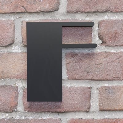 Huisnummer Broadway F zwart - Huisnummerbord - 10 cm - zelfklevend