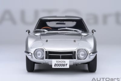 AUTOart 1/18 Toyota 2000GT - 1967, Silver