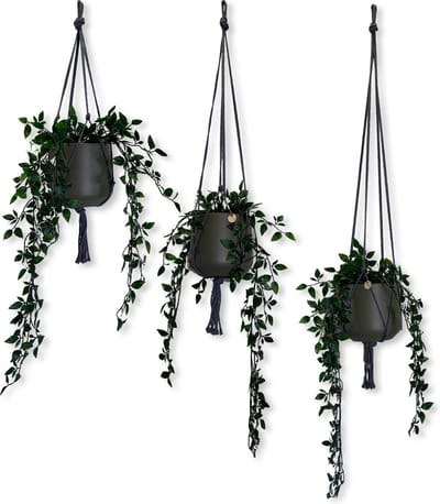 Voordeelset van 3 Plantenhangers - 80, 100 en 120 cm - Kies kleur - Grijs - Katoenkoord - Geschikt voor Pot met Diameter t/m 20 cm - Handgemaakt in ons Macramé Atelier - 3 Stuks - Let op: Exclusief Pot - Inclusief Verzendkosten