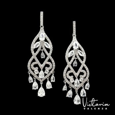 Victoria Valenza Dubai Luxe Oorbellen Dames Messing Oorringen - Witte Steen - Kleur Zilver - 1 Paar