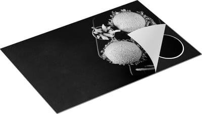 Chefcare Inductie Beschermer Hamburgers met Patat op een Zwarte Marmeren Plaat - Zwart Wit - 80x50 cm - Afdekplaat Inductie - Kookplaat Beschermer - Inductie Mat