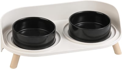Verhoogde keramische kattenvoederbak met antislipstand en spatscherm, ideaal voor katten, puppies en kleine honden, 2 x 480 ml voerbakken