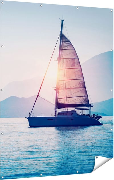 Gards Tuinposter Zeilboot bij Zonsondergang - 120x160 cm - Tuindoek - Tuindecoratie - Wanddecoratie buiten - Tuinschilderij