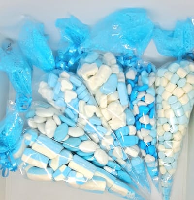 snoep pakket geboorte babyshower - chocola, spekken en vruchtenhartjes - blauw