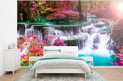 Behang - Fotobehang Waterval - Zon - Bomen - Regenboog - Natuur - Breedte 375 cm x hoogte 280 cm