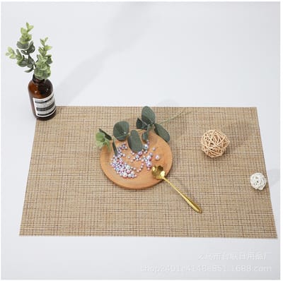 SUNMOOL Placemats - Hittebestendig - Onderleggers Placemats - Makkelijk schoon - Fijngeweven PVC - 30 x 45cm - Beige - 4Stuks