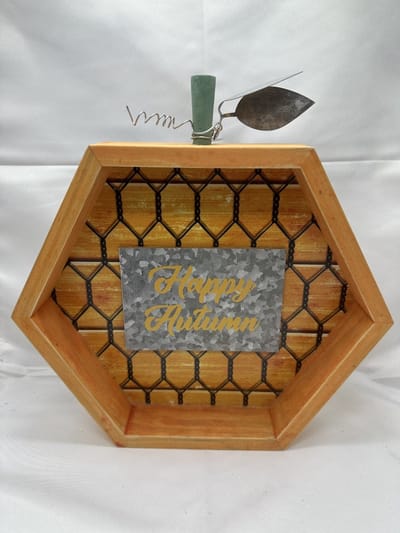 Decoratief houten bord "Happy Autumn" - oranje + gele letters - hoogte 22x26x4cm - Woonaccessoires - Decoratieve borden