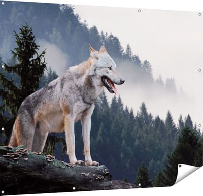 Gards Tuinposter Grijze Wolf in de Bossen - 150x120 cm - Tuindoek - Tuindecoratie - Wanddecoratie buiten - Tuinschilderij