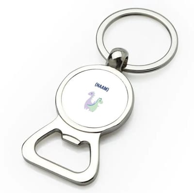 Akyol - 2 dino's met eigen naam flesopener - Dinosaurus - kinderen/dino liefhebber - verjaardagscadeau - cadeau - kado - geschenk - verjaardag - 9 bij 3 cm