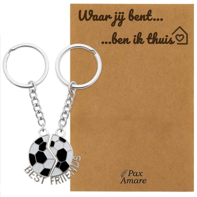 Koppel Sleutelhanger voor 2 'Waar jij bent, ben ik thuis' - Magnetische Voetbal - Sleutelhanger set op Cadeau Kaartje - Zilverkleurig - Persoonlijke Hanger - Pax Amare