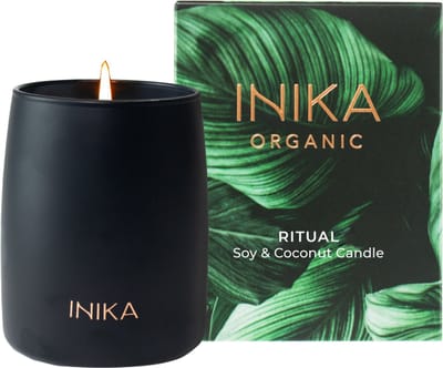 INIKA - Ritual Soy & Coconut Candle - Soja & Kokos Was - Vrij van giftige stoffen - Luxe Geurkaars met Rozemarijn, Lavendel & Cederhout - 40 Branduren