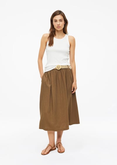Vrouwelijke midi jurk in zachte linnenmix met elastische taille en ceintuur s.Oliver