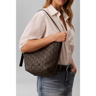 Calvin Klein Emblem All-over Print Jacquard Bag Lotus Beige/black Taglia: OS | Borse Outlet | Donna | Marrone
