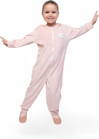 Papillon 2442PK4901 - Velours onesie met capuchon "Butterflies" voor kinderen - Zachte en comfortabele ballet onesie voor meisjes - Praktische ritssluiting - Warme jumpsuit voor balletles - PAPILLON - pink - 104