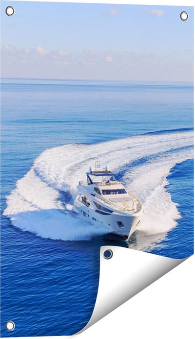 Gards Tuinposter Jachtboot op het Water in een Bocht - 40x60 cm - Tuindoek - Tuindecoratie - Wanddecoratie buiten - Tuinschilderij