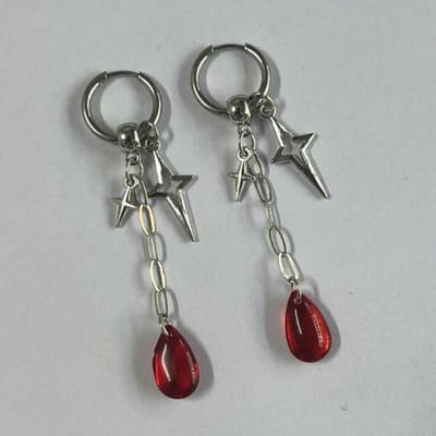 Boucles d'oreilles Étoile Vampire Punk pour Femmes Mode Polaris Alternative Bijoux Accessoires Cadeau Gothique Étoile Rouge Pentagramme Pendentif Attaches d'Oreille gray