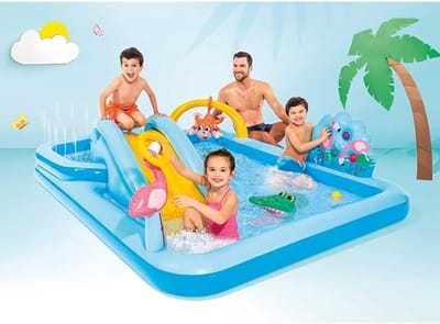 Waterspeelset 244x198x71cm – Glijbaan, Sproeier & Zwembad – Junglethema – Vanaf 2 Jaar