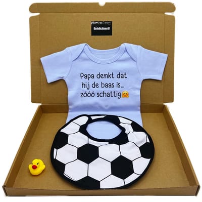 Kraamcadeau jongen, blauwe romper, voetbal slabbetje, kraamkado kan ook rechtstreeks worden verstuurd